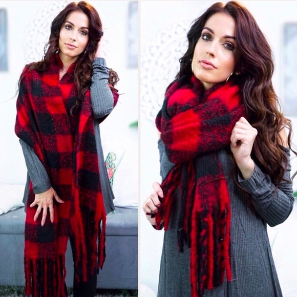 Oversized Plush Buffalo Plaid Scarf 1 LEFT - Picture 3 of 8
